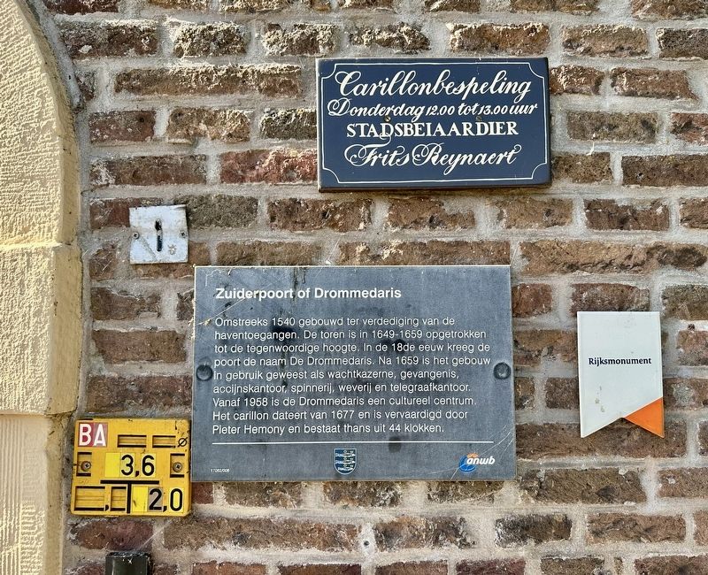 Zuiderpoort of Drommedaris / South Gate or <i>Drommedaris</i> Marker. Click for full size. Zuiderpoort of Drommedaris / South Gate or <i>Drommedaris</i> Marker image. Click for full size.