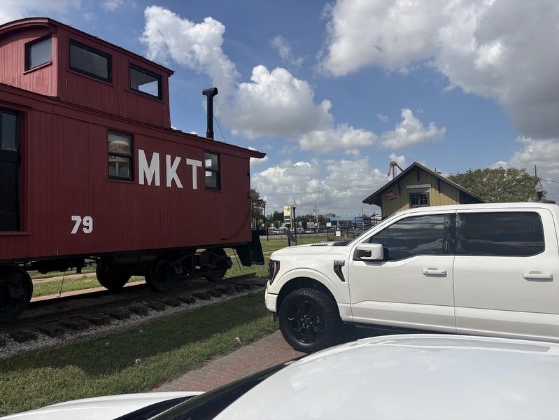 MKT caboose. Click for full size. MKT caboose image. Click for full size.