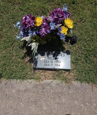 "Machine Gun" Kelley headstone image. Click for full size.
