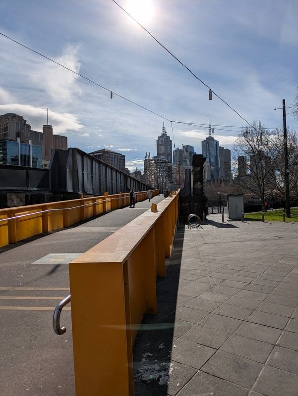 Sandridge Bridge and the Sculptures. Click for full size. Sandridge Bridge and the Sculptures image. Click for full size.