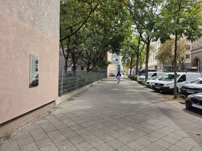 Sozialer Wohnungsbau im Quadrat F 5 / Social Housing in Square F 5 Marker. Click for full size. Sozialer Wohnungsbau im Quadrat F 5 / Social Housing in Square F 5 Marker image. Click for full size.