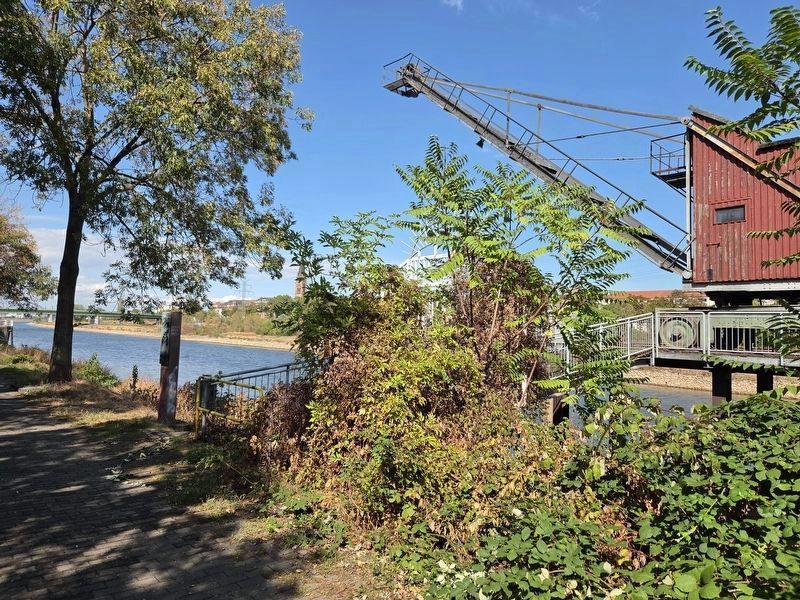Hafenkran / Harbor Crane Marker. Click for full size. Hafenkran / Harbor Crane Marker image. Click for full size.