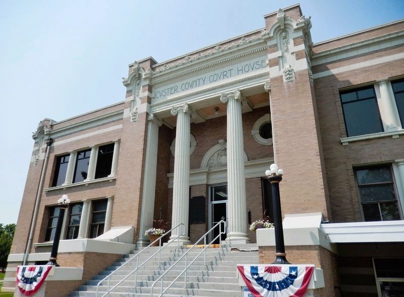 Custer County Courthouse (<i>east/front entrance</i>). Click for full size. Custer County Courthouse (<i>east/front entrance</i>) image. Click for full size.