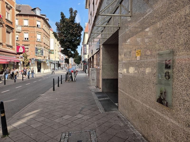 Schwan’sche Buchhandlung, H 1, 12 / Schwan Bookshop, H 1, 12 Marker. Click for full size. Schwan’sche Buchhandlung, H 1, 12 / Schwan Bookshop, H 1, 12 Marker image. Click for full size.