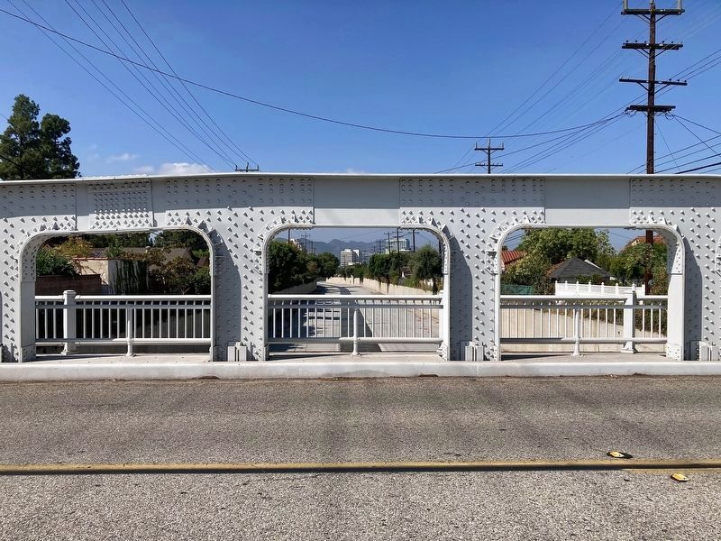 Glenoaks Blvd Bridge. Click for full size. Glenoaks Blvd Bridge image. Click for full size.