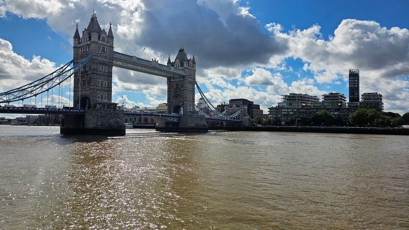The Pool of London. Click for full size. The Pool of London image. Click for full size.