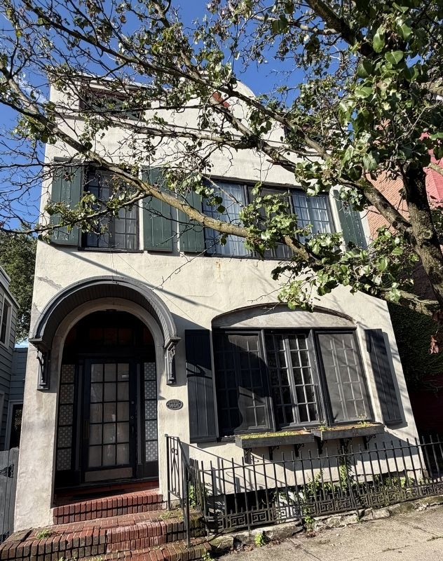 366 Hudson Avenue image. Click for full size.