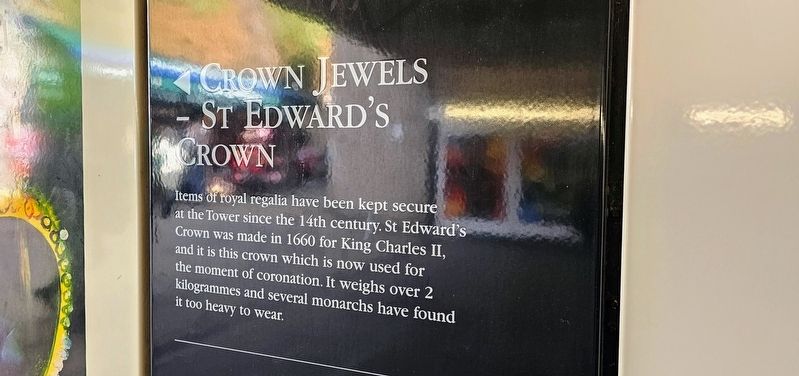 Tower Hill Passageway: Crown Jewels � St Edward's Crown Marker image. Click for full size.