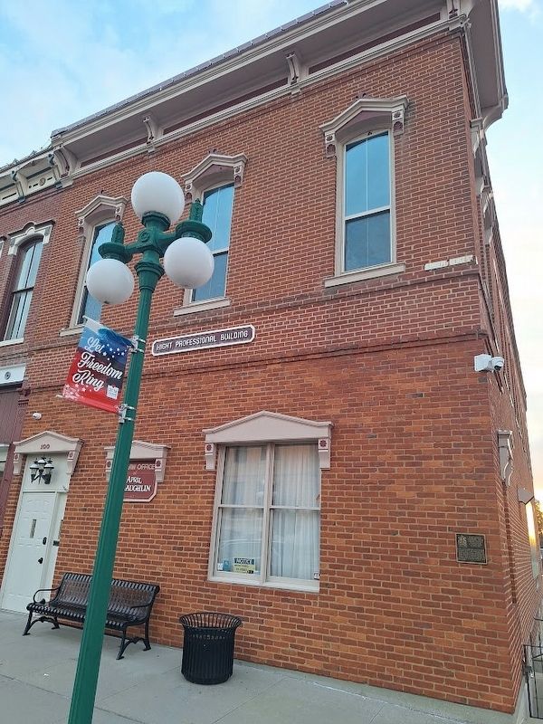 Harrisonville Courthouse Square Historic District Marker. Click for full size. Harrisonville Courthouse Square Historic District Marker image. Click for full size.