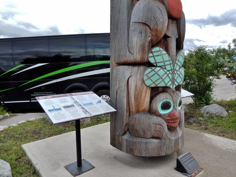 Jasper's Raven Totem Pole 1915-2009 / Mât totémique du Corbeau de Jasper de 1915 à 2009 Marker. Click for full size. Jasper's Raven Totem Pole 1915-2009 / Mât totémique du Corbeau de Jasper de 1915 à 2009 Marker image. Click for full size.