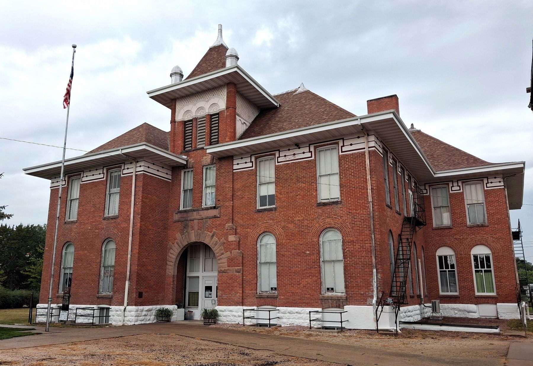Centennial Hall and Markers. Click for full size. Centennial Hall and Markers image. Click for full size.