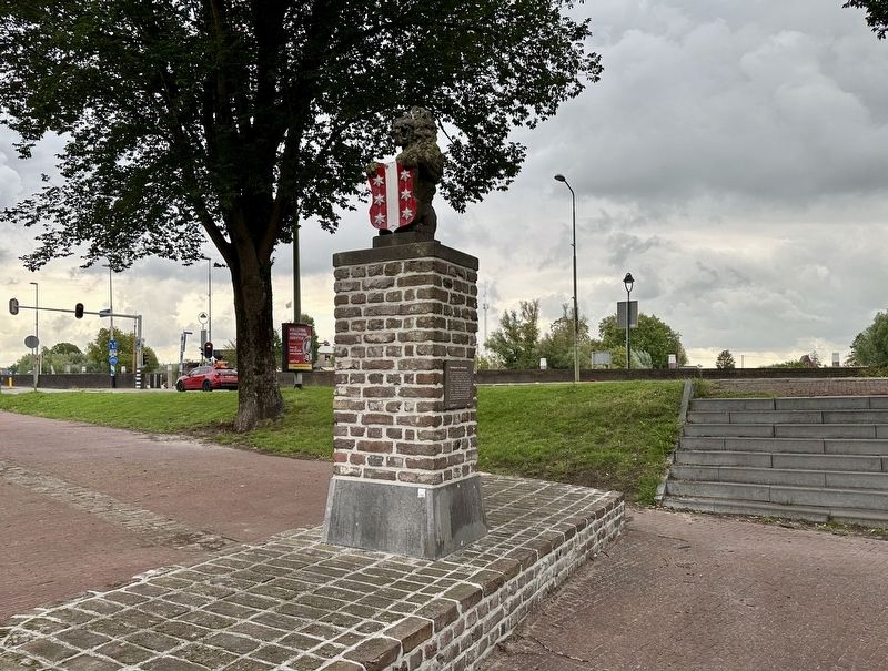 Veerstalpoort of Waterpoort / Veerstal Gate or Water Gate Marker - wide view image. Click for full size.