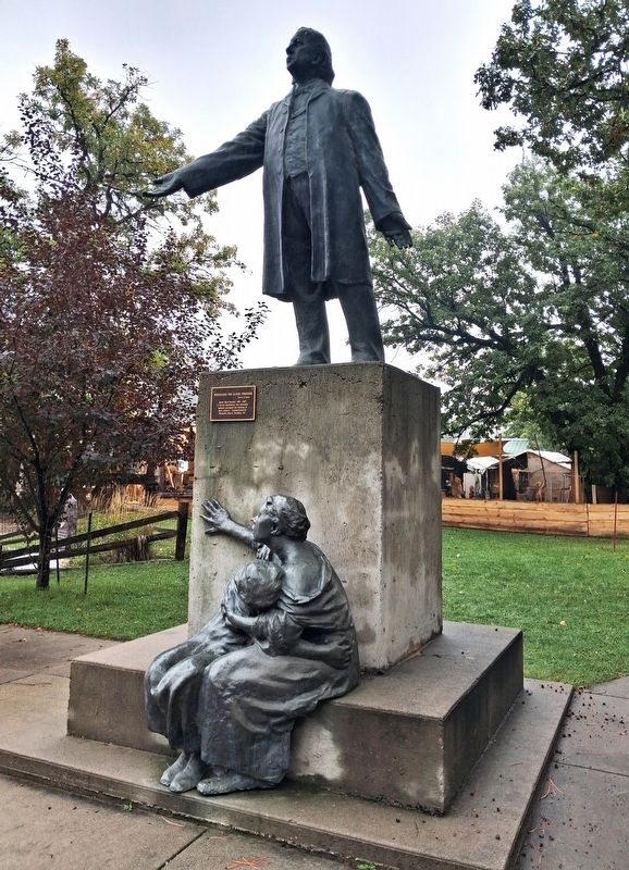 Purchasing The Slaves' Freedom Marker and Statue image. Click for full size.