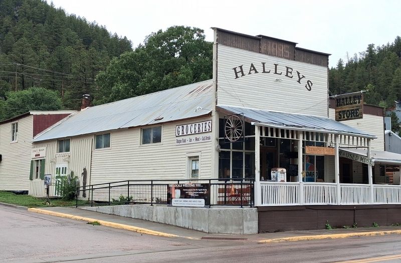 Keystone Trading Company/Halley's Store and Marker. Click for full size. Keystone Trading Company/Halley's Store and Marker image. Click for full size.