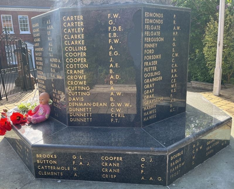 Woodbridge War Memorial 2 image. Click for full size.
