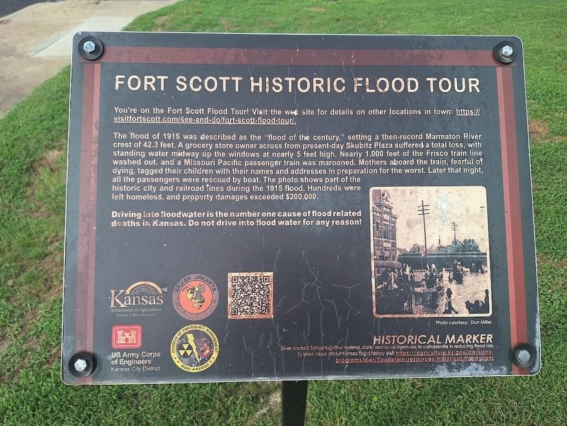 Skubitz Plaza 1915 flooding Marker. Click for full size. Skubitz Plaza 1915 flooding Marker image. Click for full size.