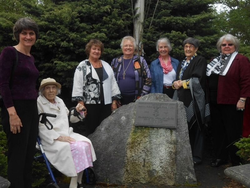 Daughters of the American Revolution sponsored this monument.. Click for full size. Daughters of the American Revolution sponsored this monument. image. Click for full size.