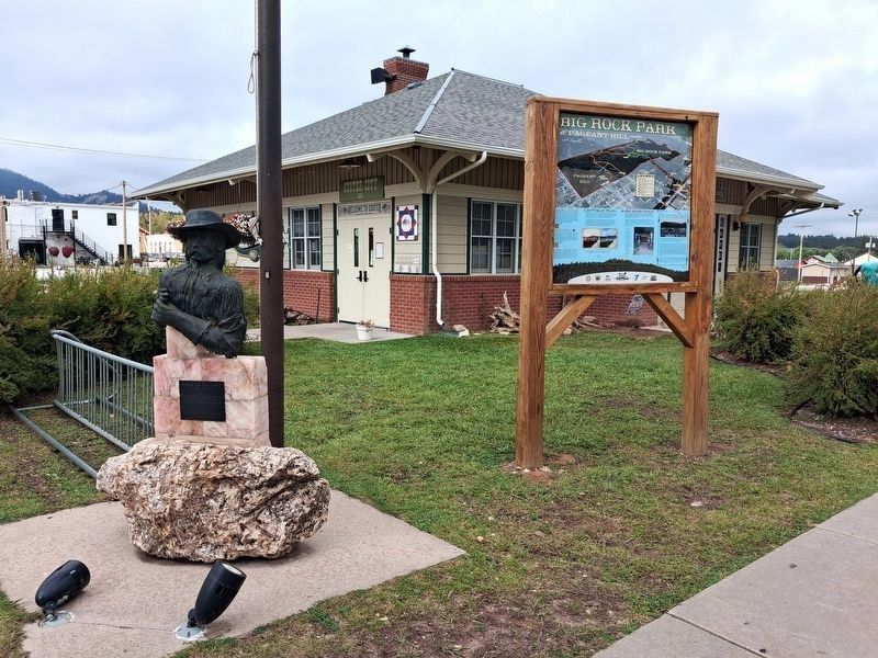General George A. Custer Marker and Sculpture. Click for full size. General George A. Custer Marker and Sculpture image. Click for full size.