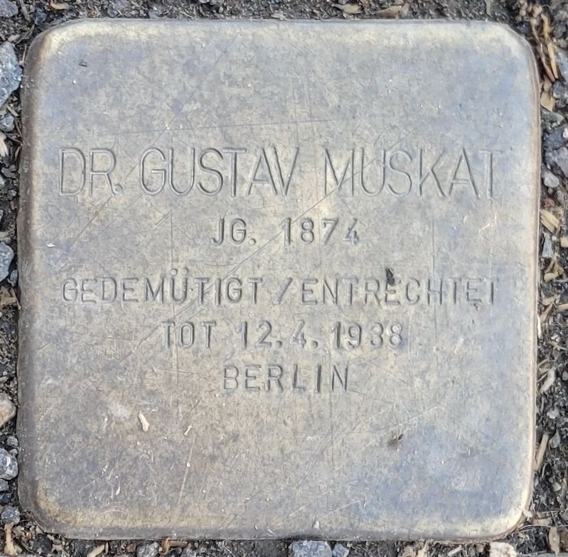 Dr. Gustav Muskat Marker. Click for full size. Dr. Gustav Muskat Marker image. Click for full size.