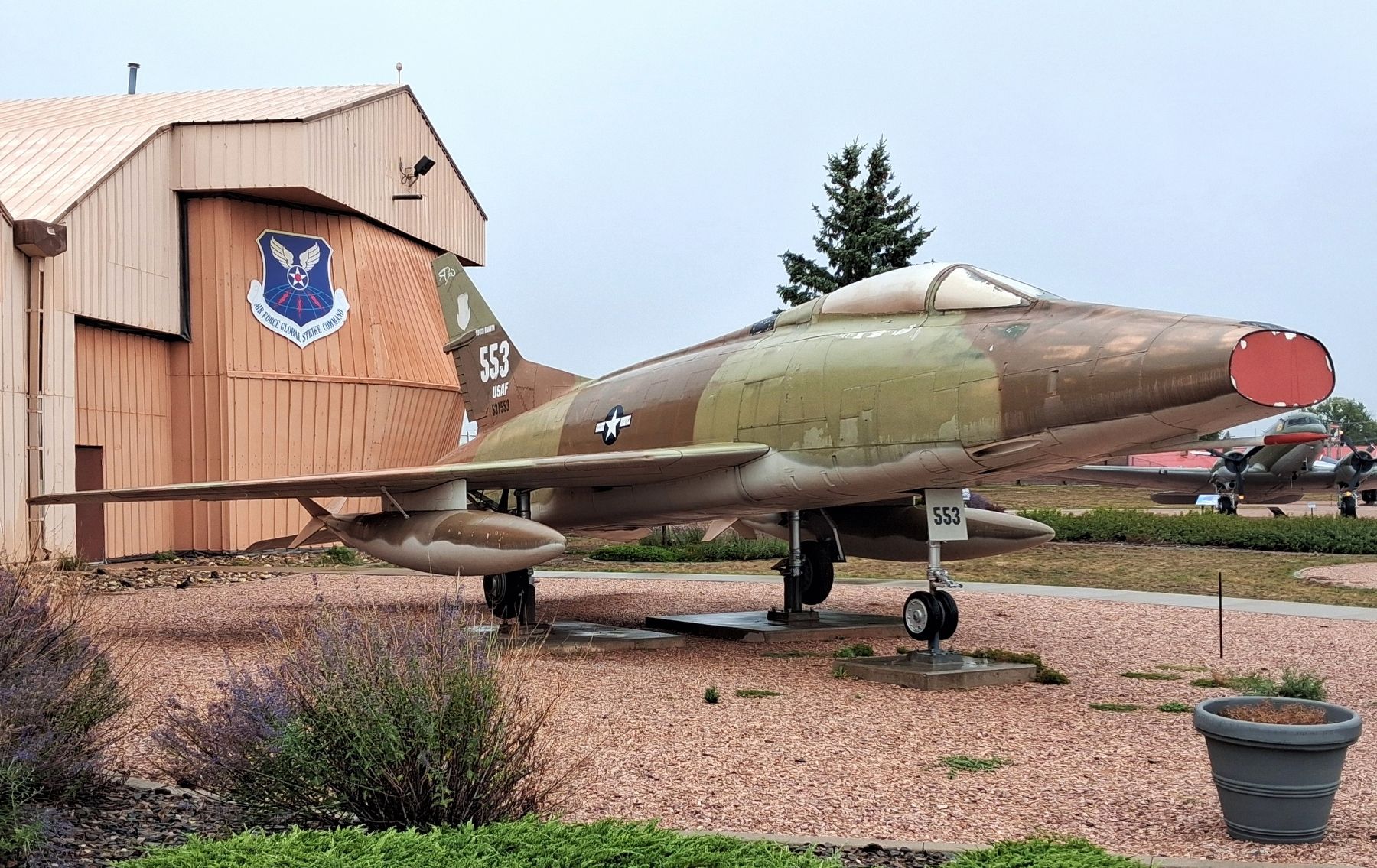 F-100A <i>Super Sabre</i>. Click for full size. F-100A <i>Super Sabre</i> image. Click for full size.