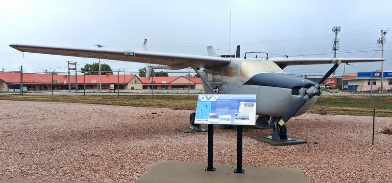O-2A <i>Skymaster</i> and Marker. Click for full size. O-2A <i>Skymaster</i> and Marker image. Click for full size.