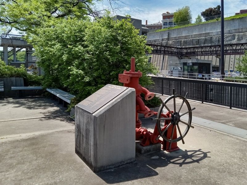 Stoney Valve Operating Mechanism Marker at Lock and Dam No. 1 image. Click for full size.