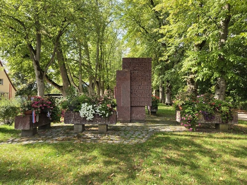 Gedenke der deutschen Toten / Remember the German dead Marker image. Click for full size.