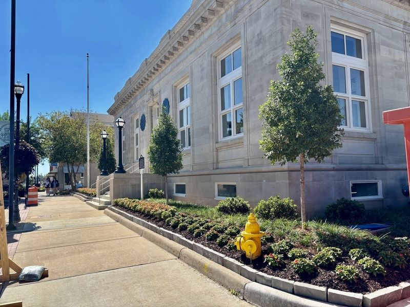 Front of Old Post Office image. Click for full size.