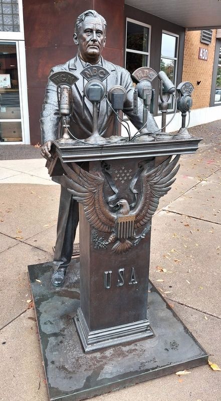 Franklin Delano Roosevelt Sculpture. Click for full size. Franklin Delano Roosevelt Sculpture image. Click for full size.