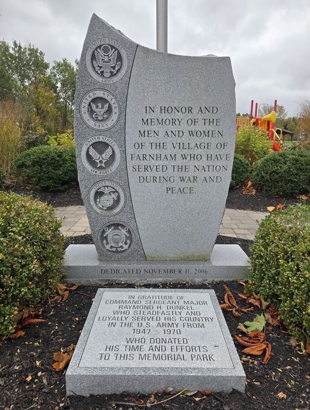 Farnham Veterans Memorial image. Click for full size.