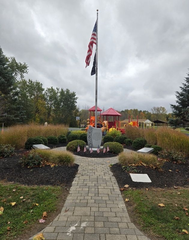 Farnham Veterans Memorial image. Click for full size.