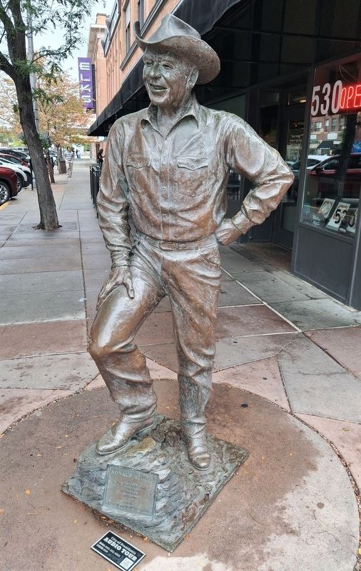 Ronald Reagan Marker and Sculpture image. Click for full size.