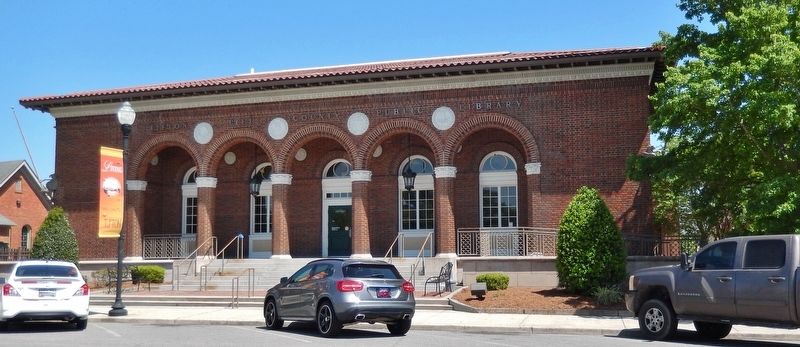 Tift-Tifton County Public Library. Click for full size. Tift-Tifton County Public Library image. Click for full size.