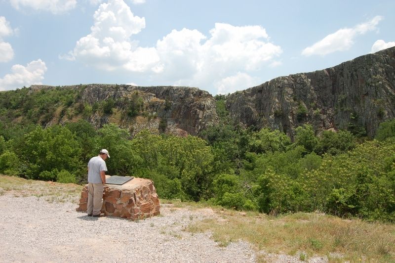 The Medicine Bluffs Marker image. Click for full size.
