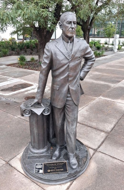 Woodrow Wilson Marker and Sculpture image. Click for full size.