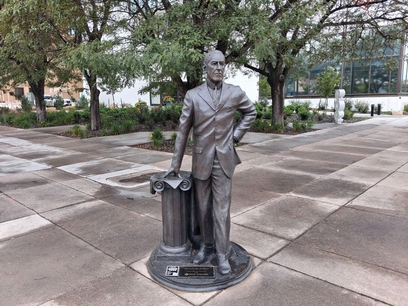 Woodrow Wilson Marker and Sculpture image. Click for full size.