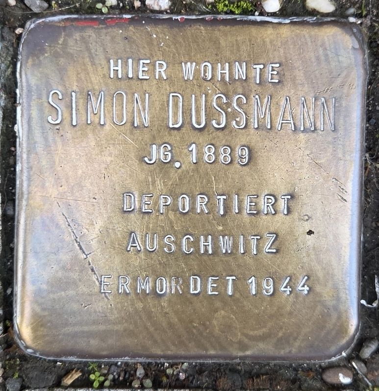 Simon Dussmann Marker. Click for full size. Simon Dussmann Marker image. Click for full size.