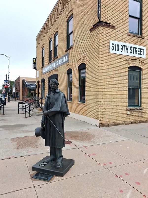 Franklin Pierce Marker and Sculpture image. Click for full size.