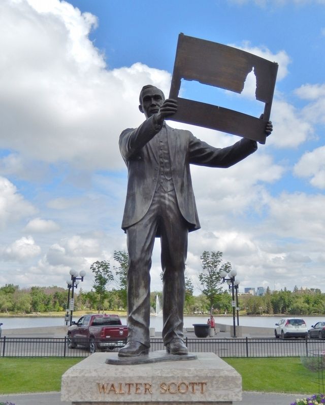 Walter Scott Statue. Click for full size. Walter Scott Statue image. Click for full size.