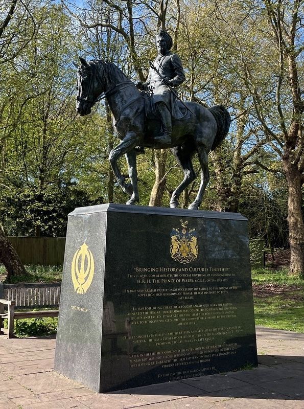 Maharajah Duleep Singh Statue image. Click for full size.